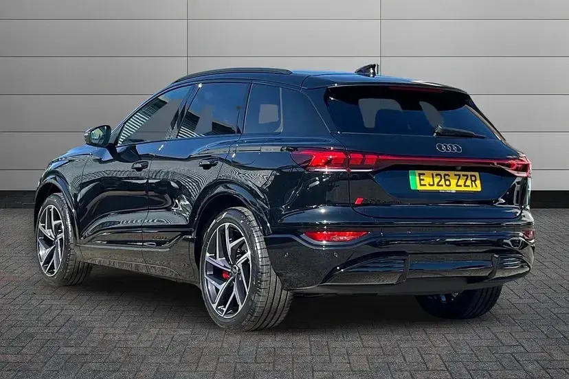 New Audi SQ6 e-tron Comfort 359 kW (489 HP) 2026 Black SUV