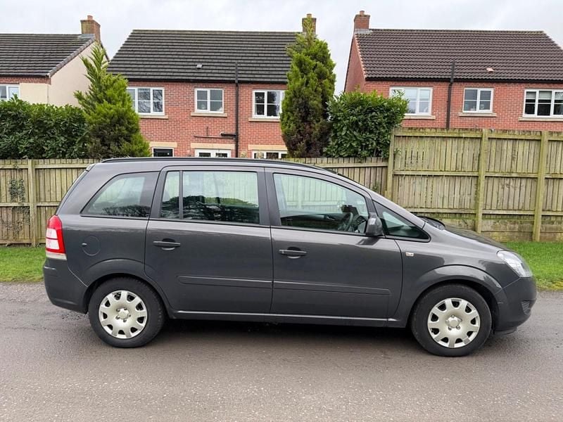 Used Vauxhall Zafira 2013 Grey MPV