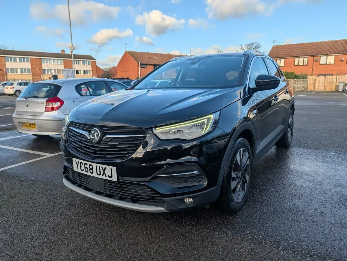 Used Vauxhall Grandland X Sport 130 HP (95 kW) 2018 Black SUV