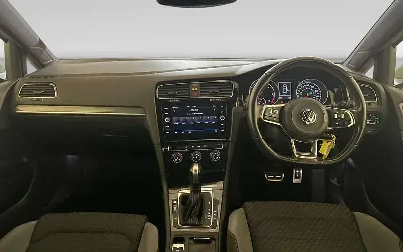 Used VW Golf VII R-line 150 HP (110 kW) 2019 White Hatchback