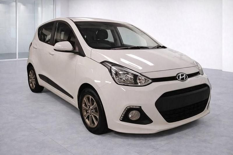 Used Hyundai i10 Premium 66 HP (48 kW) 2014 White Hatchback
