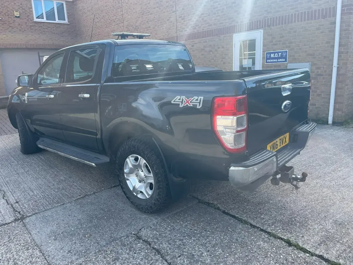 Used Ford Ranger Limited 200 HP (147 kW) 2016 Black Pickup