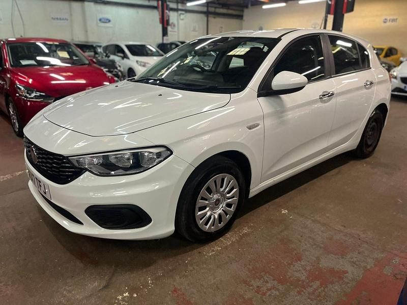 Used Fiat Tipo Easy 2017 White Hatchback
