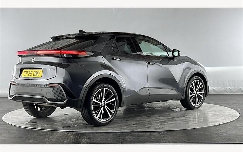 Used Toyota C-HR 140 HP (102 kW) 2026 SUV