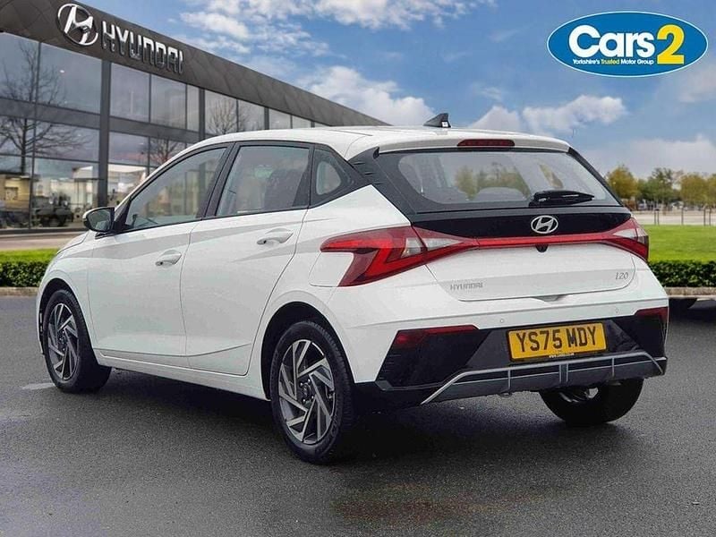 New Hyundai i20 Advanced 99 HP (72 kW) 2025 White Hatchback
