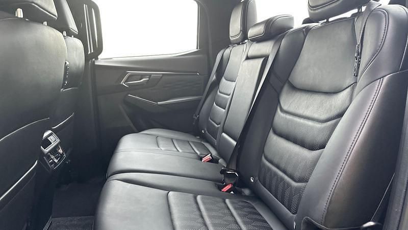 Used Isuzu D-Max 2025 Silver Pickup