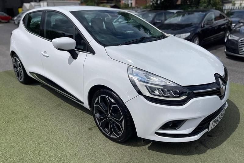 White Used 2017 Renault Clio IV Dynamique Hatchback | £5,500 (A bit pricey) - Image 1/1