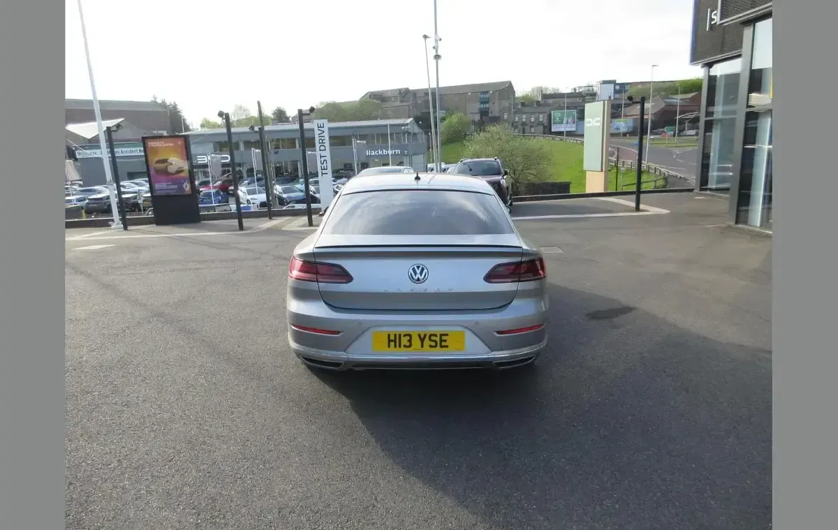 Usado VW Arteon R-line 147 HP (108 kW) 2019 Prateado Citadino