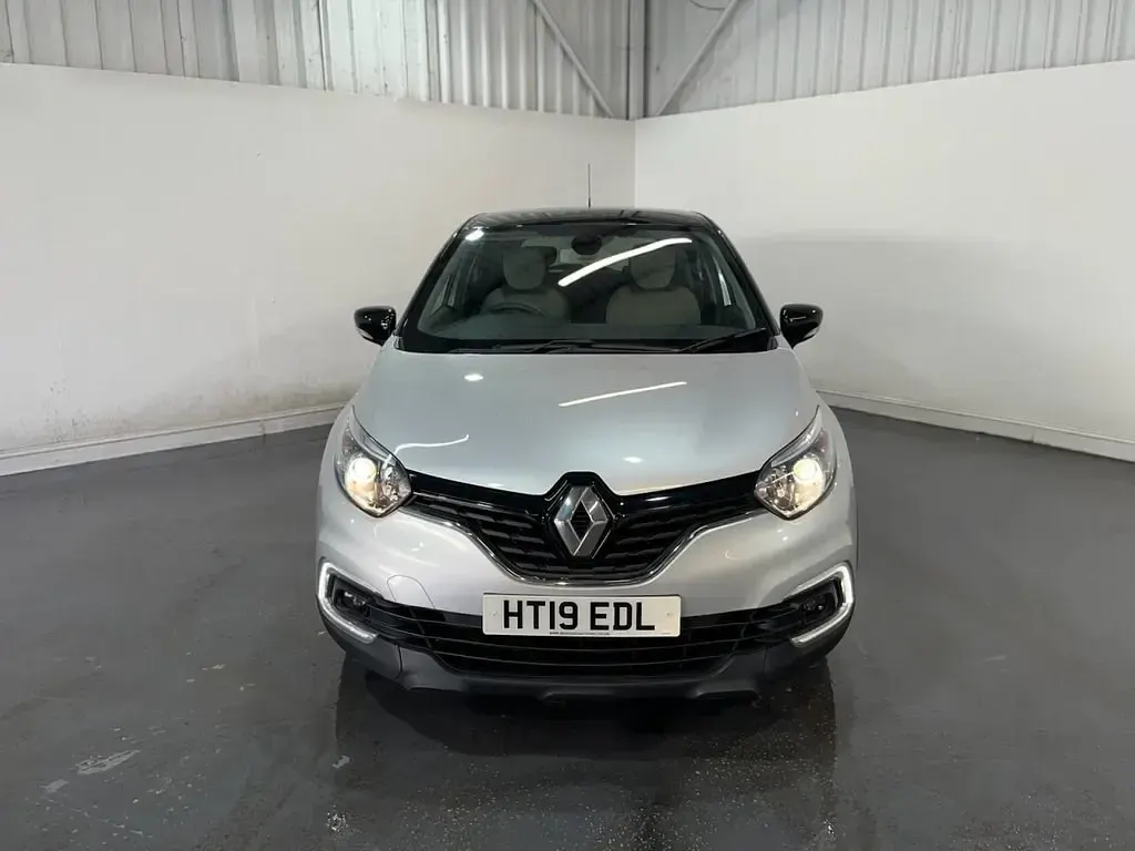 Używany Renault Captur Iconic 90 KM (66 kW) 2019 Srebrny SUV