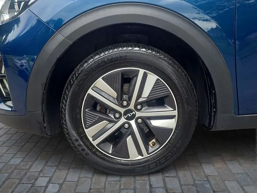 Used Kia Niro 139 HP (102 kW) 2022 Blue SUV