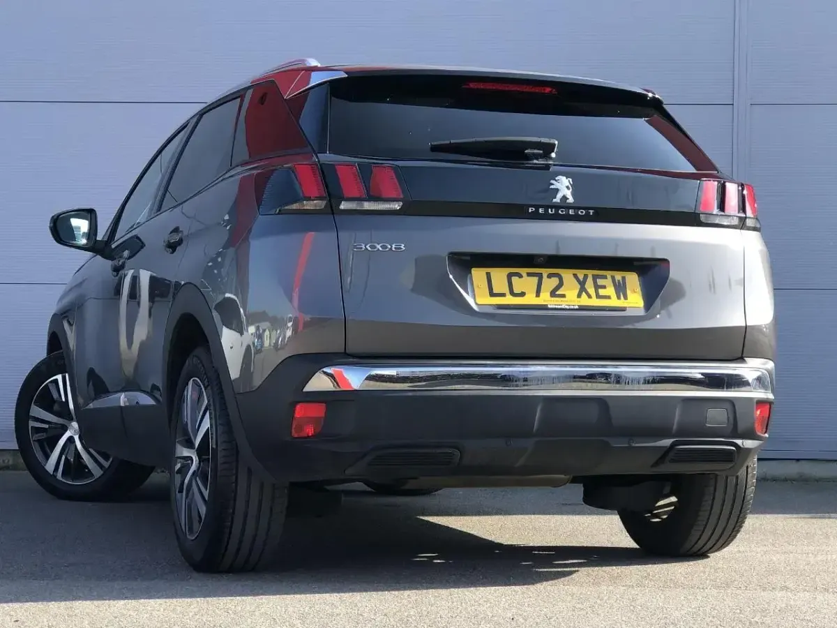 Used Peugeot 3008 Allure+ 131 HP (96 kW) 2022 Grey Hatchback