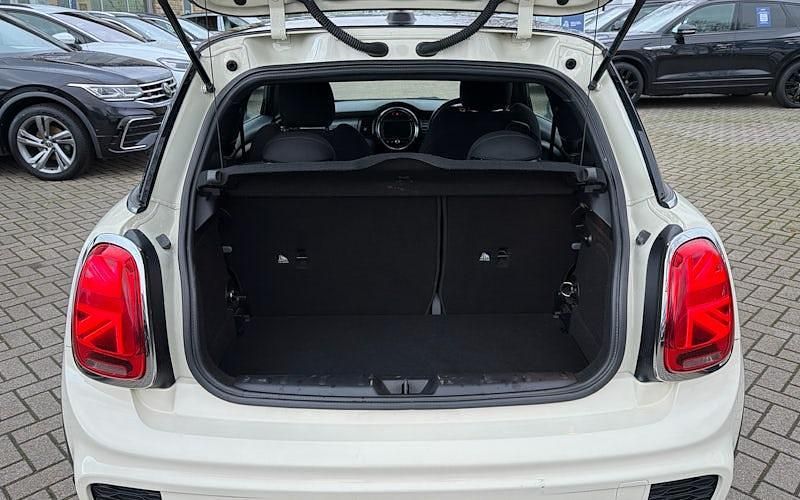 Used Mini Cooper Hatch 136 HP (100 kW) 2021 Hatchback