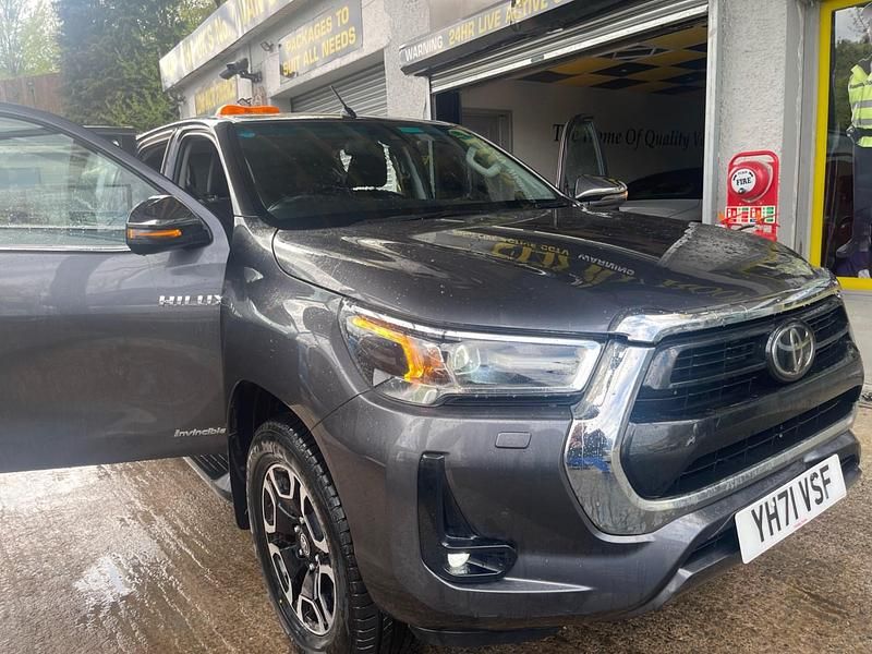 Usado Toyota HiLux 2021 Cinzento Pickup