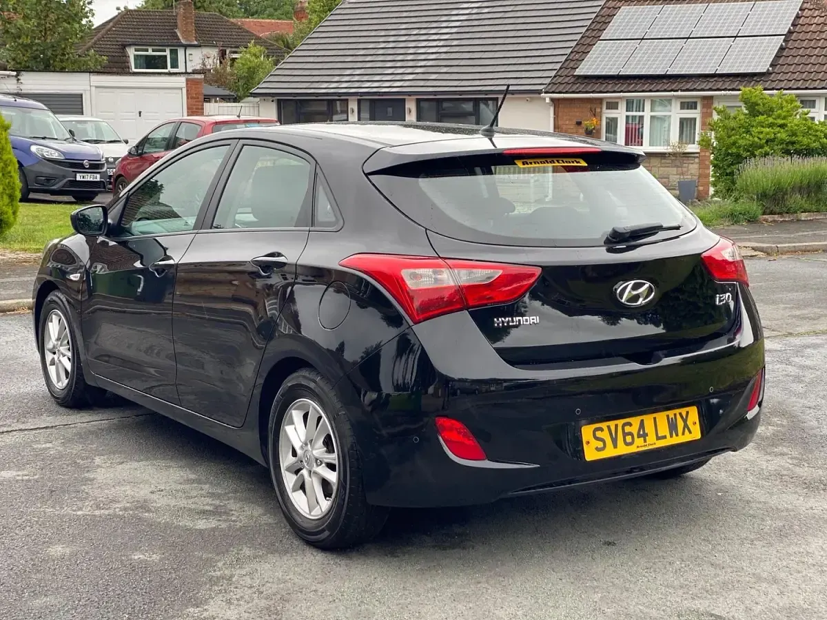 Used Hyundai i30 Active 100 HP (73 kW) 2014 Black Hatchback