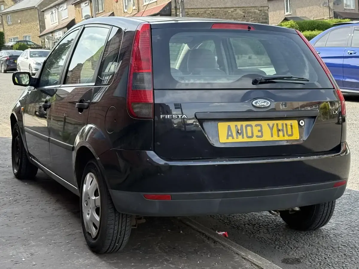 Used Ford Fiesta 79 HP (58 kW) 2004 Black Hatchback