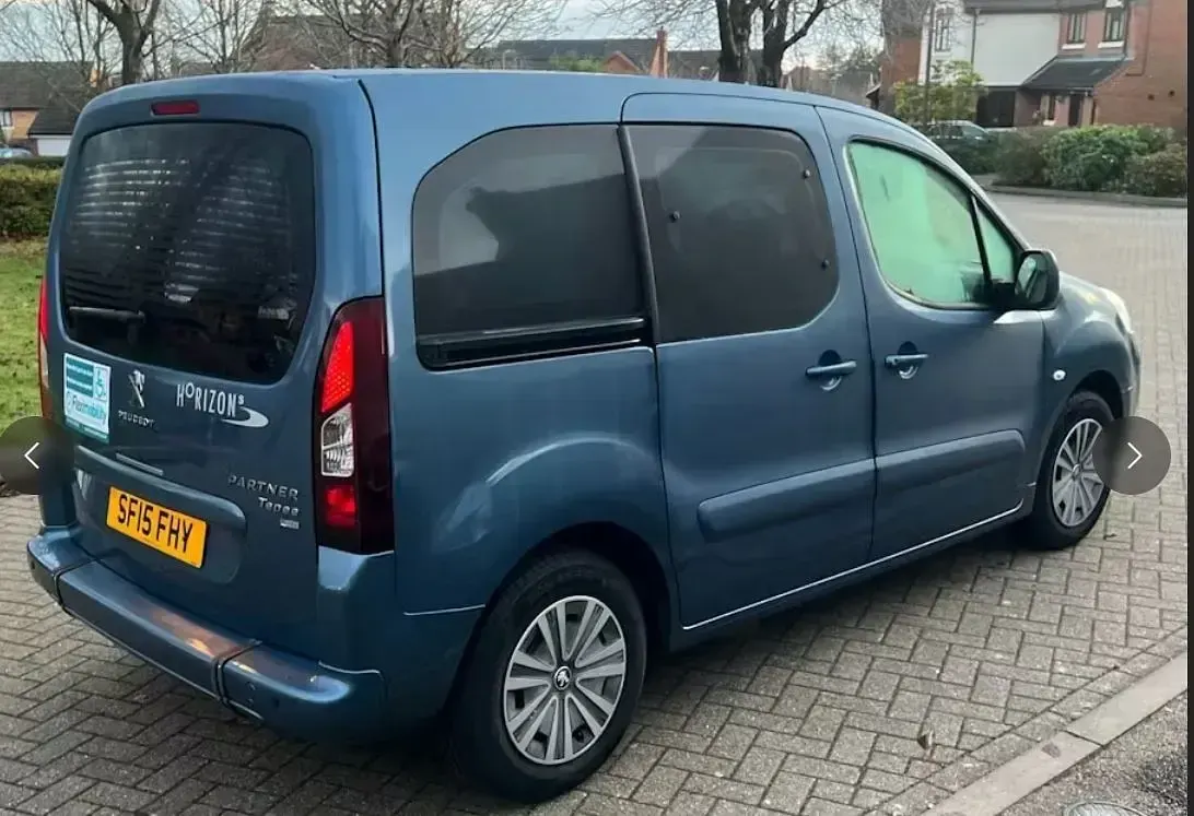 Second-hand Peugeot TePee S 2015 Albastru Monovolum