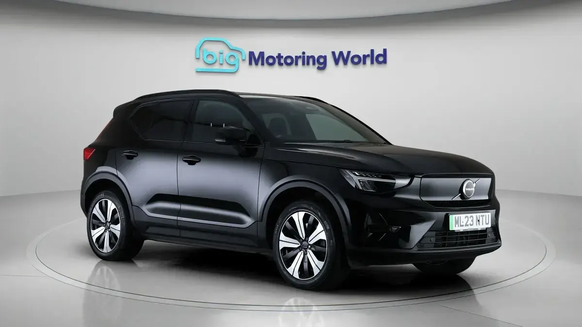 Używany Volvo XC40 Core 169 kW (231 KM) 2022 SUV