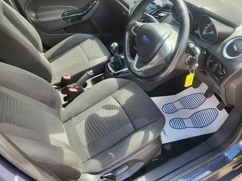 Used Ford Fiesta Zetec 75 HP (55 kW) 2014 Grey Hatchback