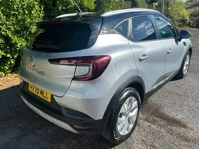 Used Renault Captur Iconic 98 HP (72 kW) 2020 Silver SUV