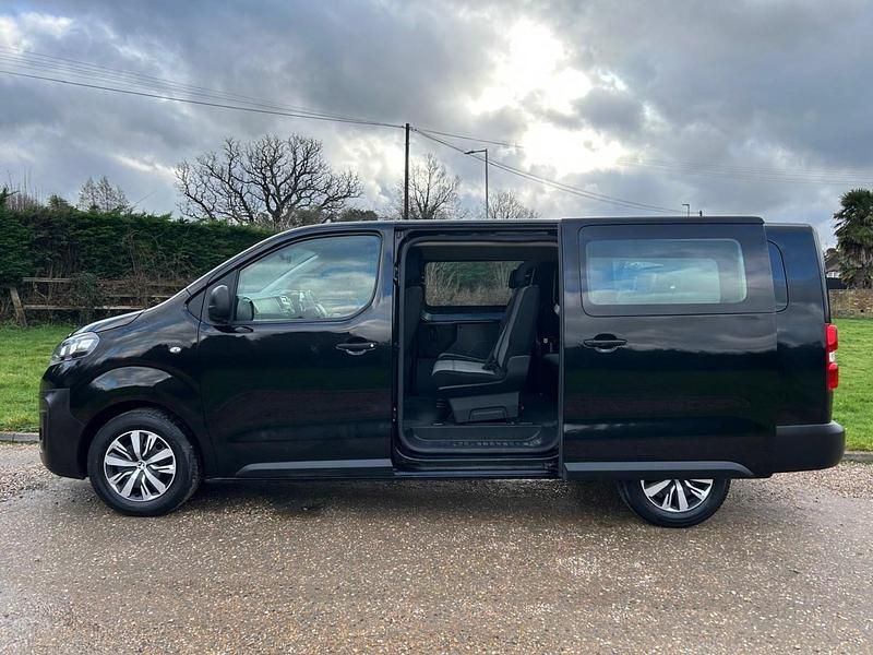 Used Vauxhall Vivaro Edition 120 HP (88 kW) 2020 Black MPV