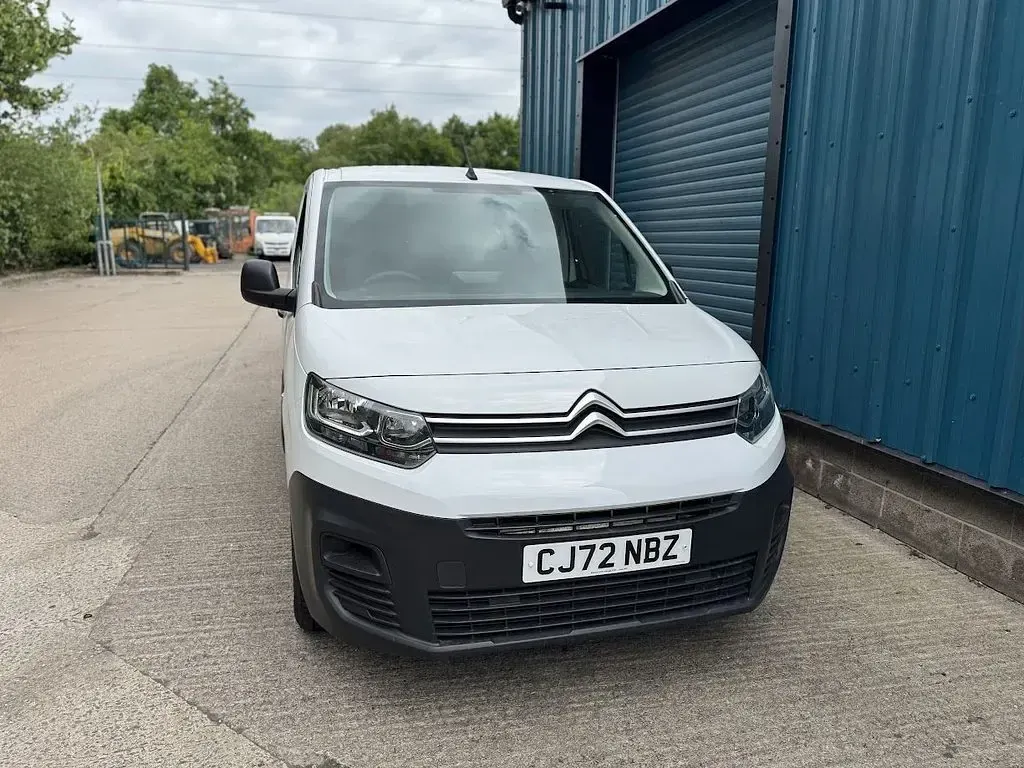 Used Citroën Berlingo 100 HP (73 kW) 2023 White MPV