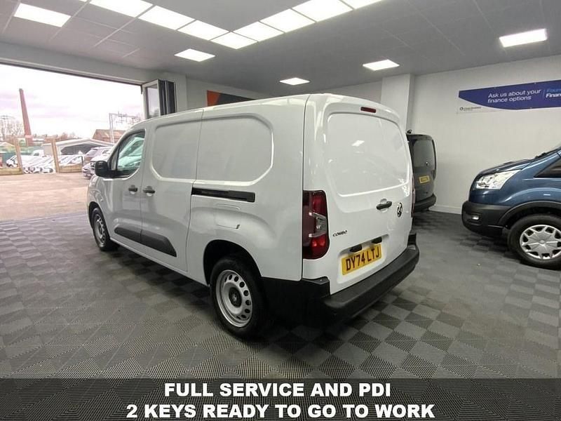 Used Vauxhall Combo 2024 White MPV