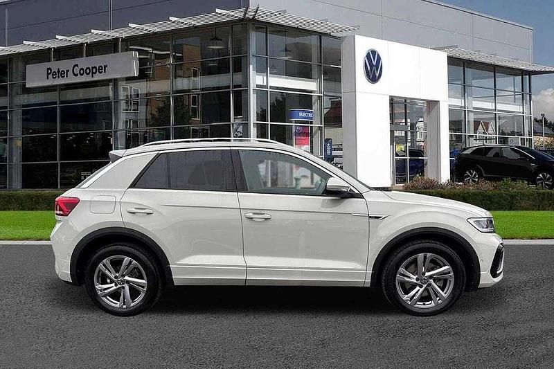 Usado VW T-Roc R-line 150 HP (110 kW) 2024 Cinzento SUV