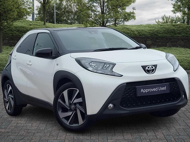 White Used 2023 Toyota Aygo X SUV | £13,985 - Image 1/4