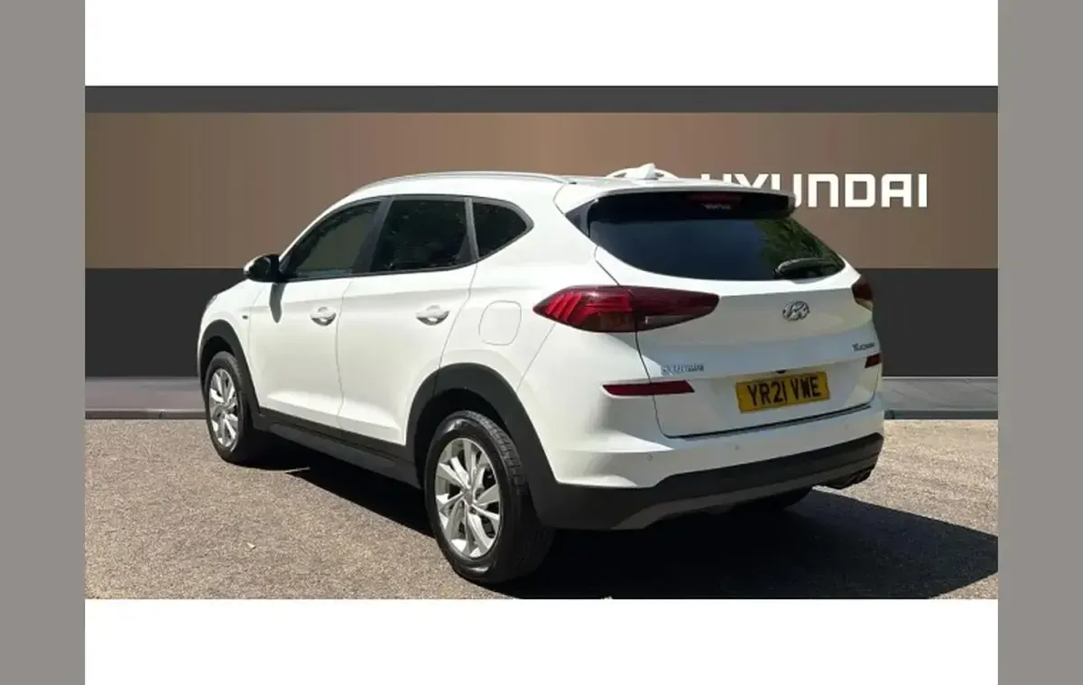 Używany Hyundai Tucson SE 116 KM (85 kW) 2021 Biały SUV