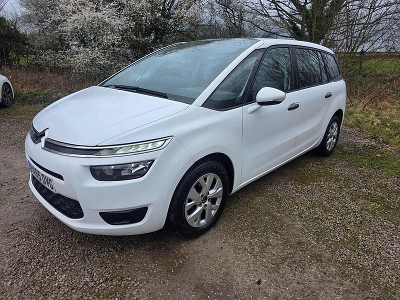 Used Citroën Grand C4 Picasso VTR Sport 100 HP (73 kW) 2015 White MPV