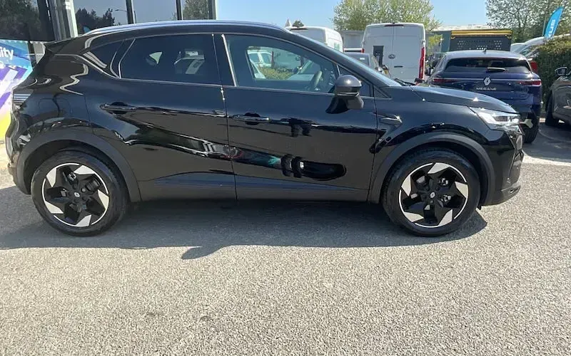 Second-hand Renault Captur Techno 114 CP (83 kW) 2026 SUV