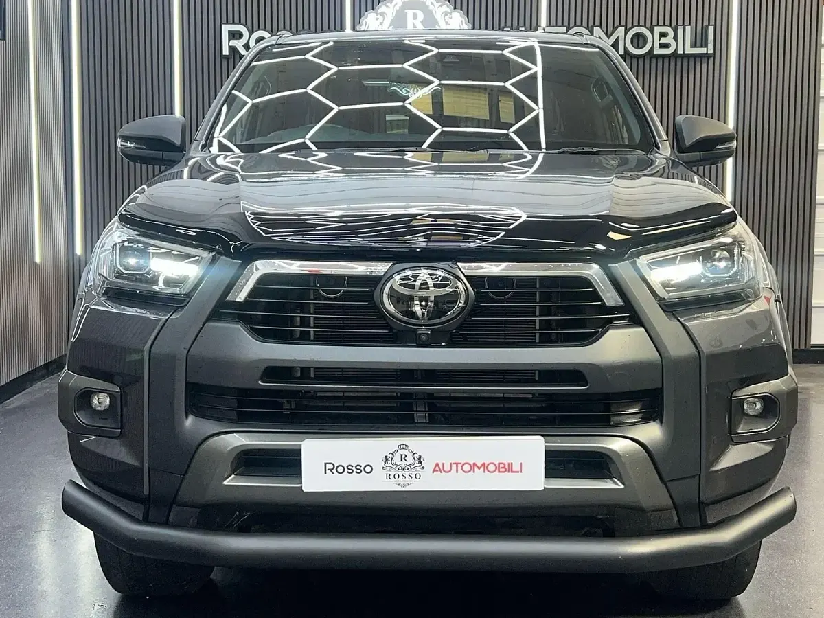 Used Toyota HiLux 201 HP (147 kW) 2023 Grey Pickup