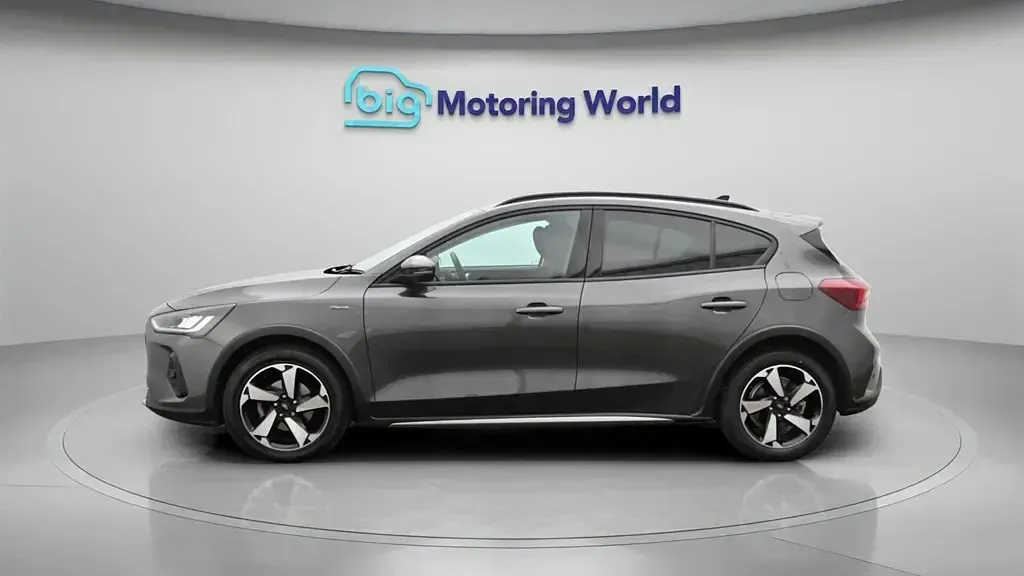 Begagnad Ford Focus Active 155 HK (114 kW) 2023 Grå Halvkombi