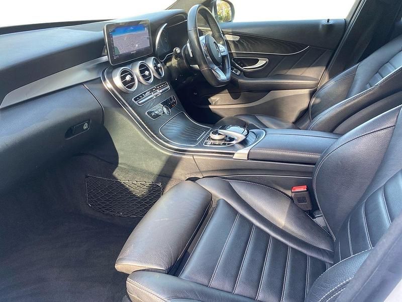 Used Mercedes C200 AMG line 158 HP (116 kW) 2019 White Sedan