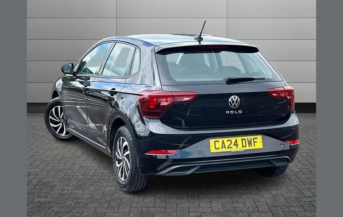 Used VW Polo Life 95 HP (69 kW) 2024 Black Hatchback
