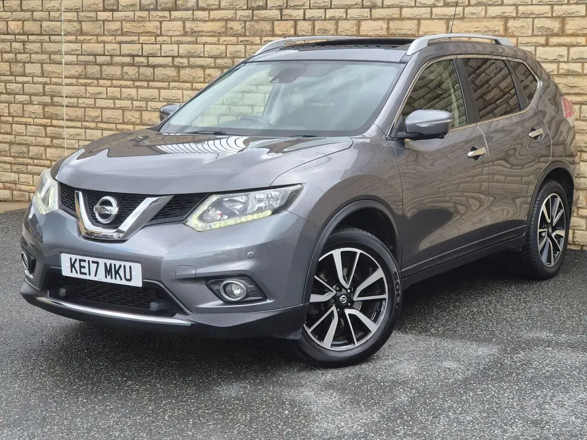 Used Nissan X-Trail N-Vision 130 HP (95 kW) 2017 Grey SUV