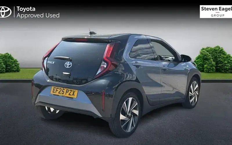 Used Toyota Aygo X 72 HP (52 kW) 2025 Grey SUV