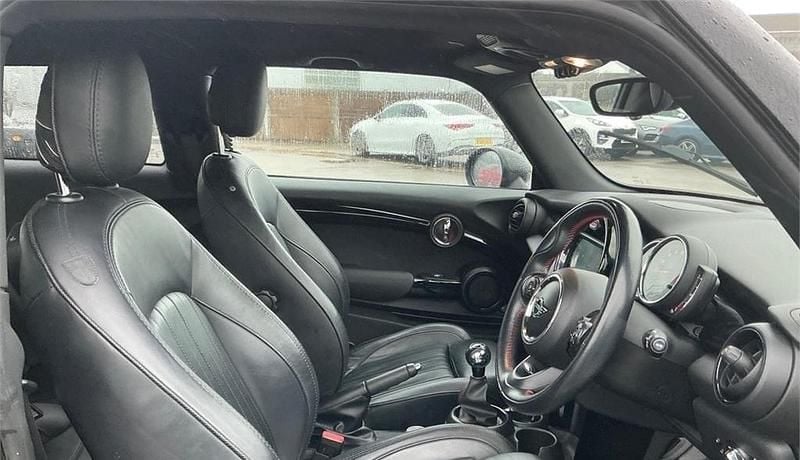 Used Mini John Cooper Works Chili 200 HP (147 kW) 2018 Jet black Hatchback