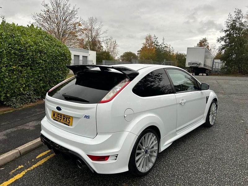 Used Ford Focus RS 301 HP (221 kW) 2009 White Hatchback