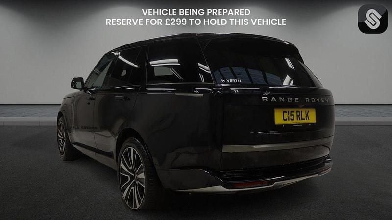 Used Land Rover Range Rover SE 300 HP (220 kW) 2024 Santorini black SUV
