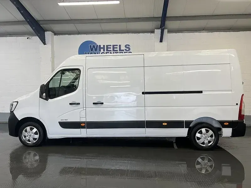 Begagnad Renault Master Business 2023 Vit Van