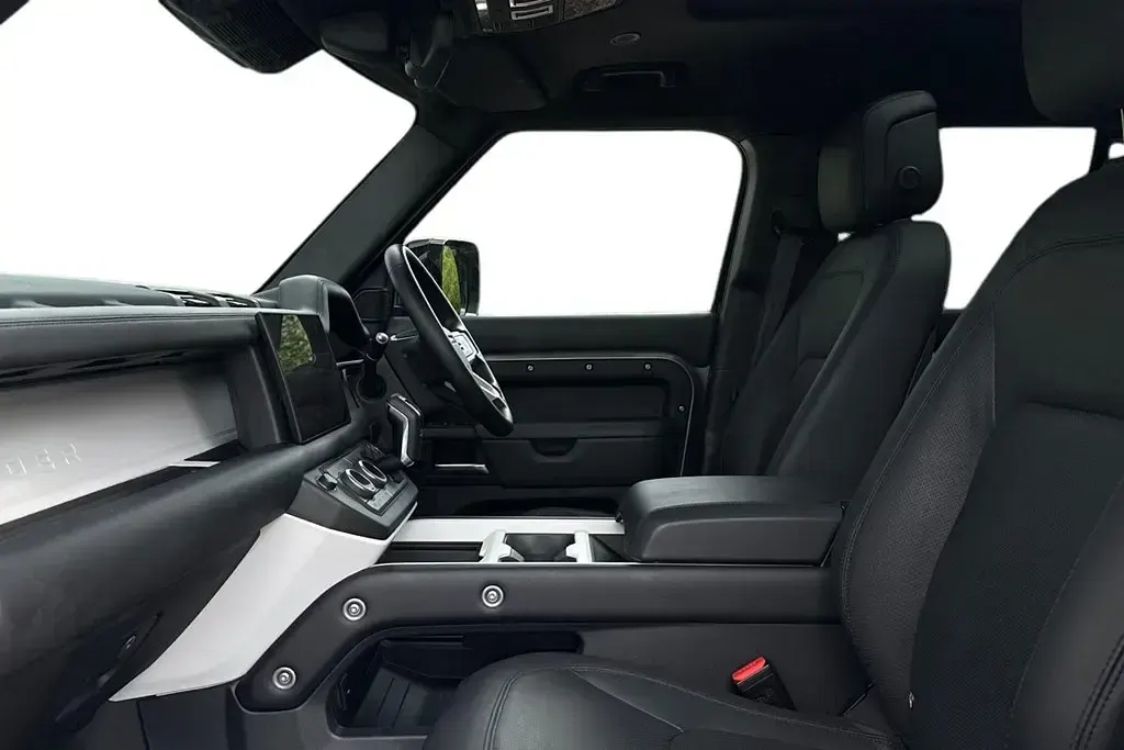 Used Land Rover Defender HSE Dynamic 2024 Silver SUV