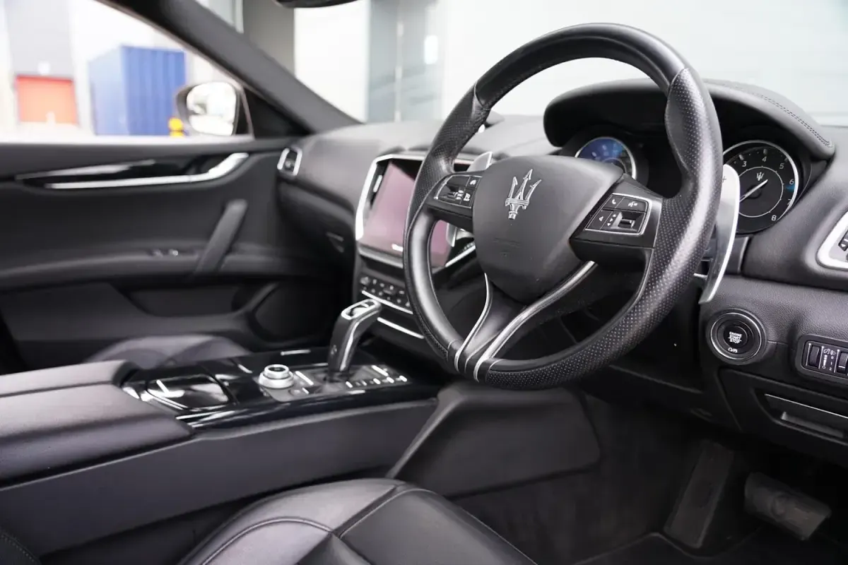 Used Maserati Ghibli 330 HP (242 kW) 2021 Grey Sedan