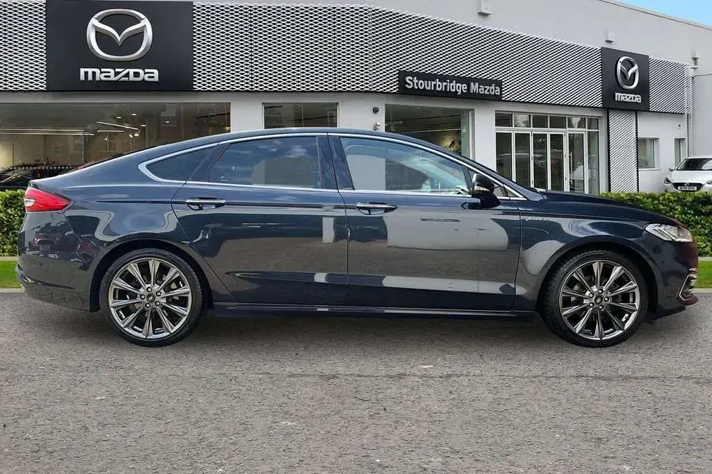 Used Ford Mondeo Vignale 2019 Blue Hatchback