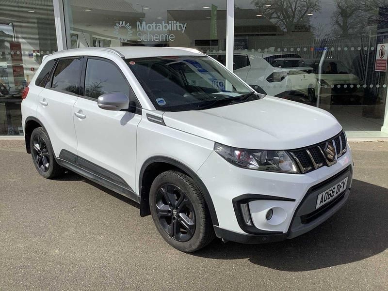Used Suzuki Vitara 140 HP (102 kW) 2016 White SUV