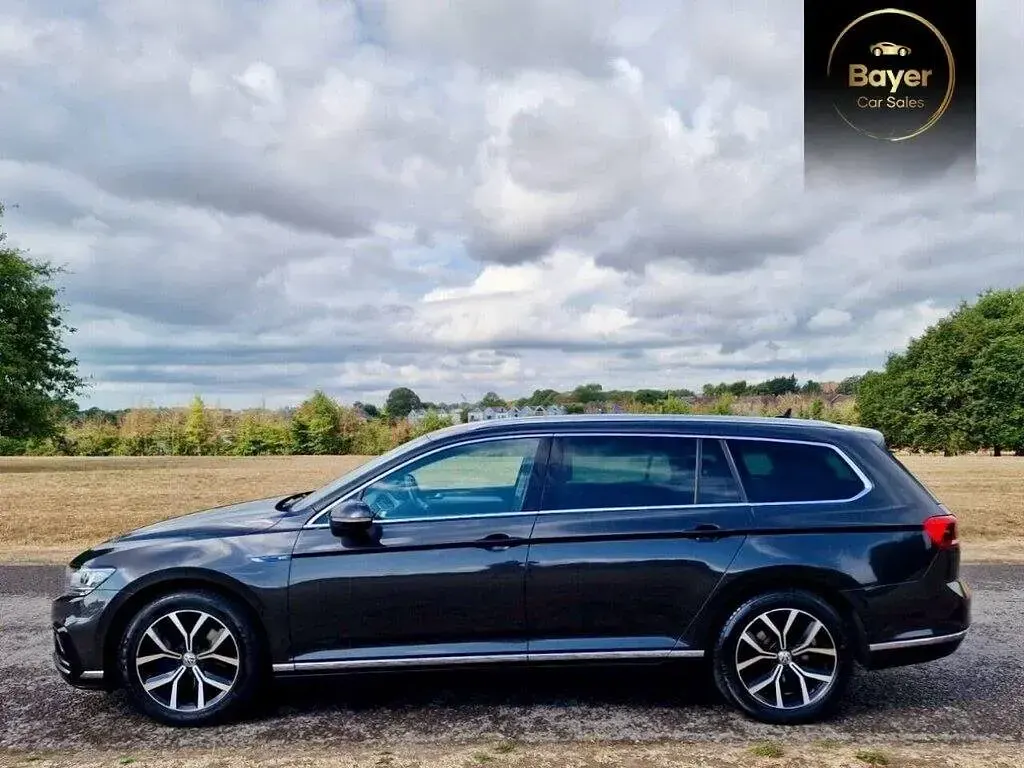 Used VW Passat GTE 218 HP (160 kW) 2020 Grey Estate