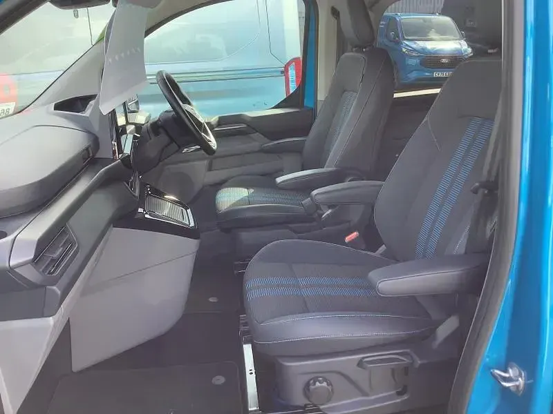 Used Ford Transit Custom Sport 232 HP (170 kW) 2025 Blue Van