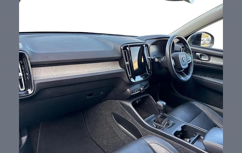 Used Volvo XC40 Inscription 161 HP (118 kW) 2020 Black SUV