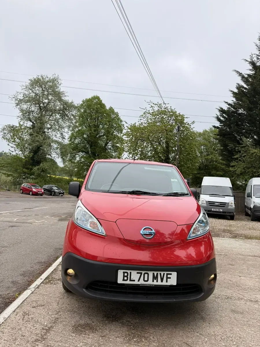 Used Nissan e-NV200 Acenta 80 kW (109 HP) 2021 Red MPV