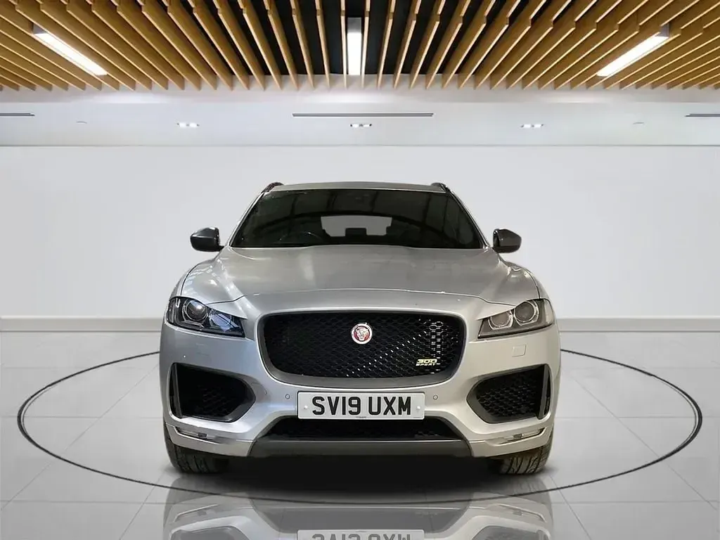Begagnad Jaguar F-Pace S 300 HK (220 kW) 2019 Silver SUV